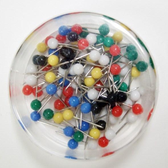 Kartnålar 13mm, Ø 4mm Blandade färger 100/fp