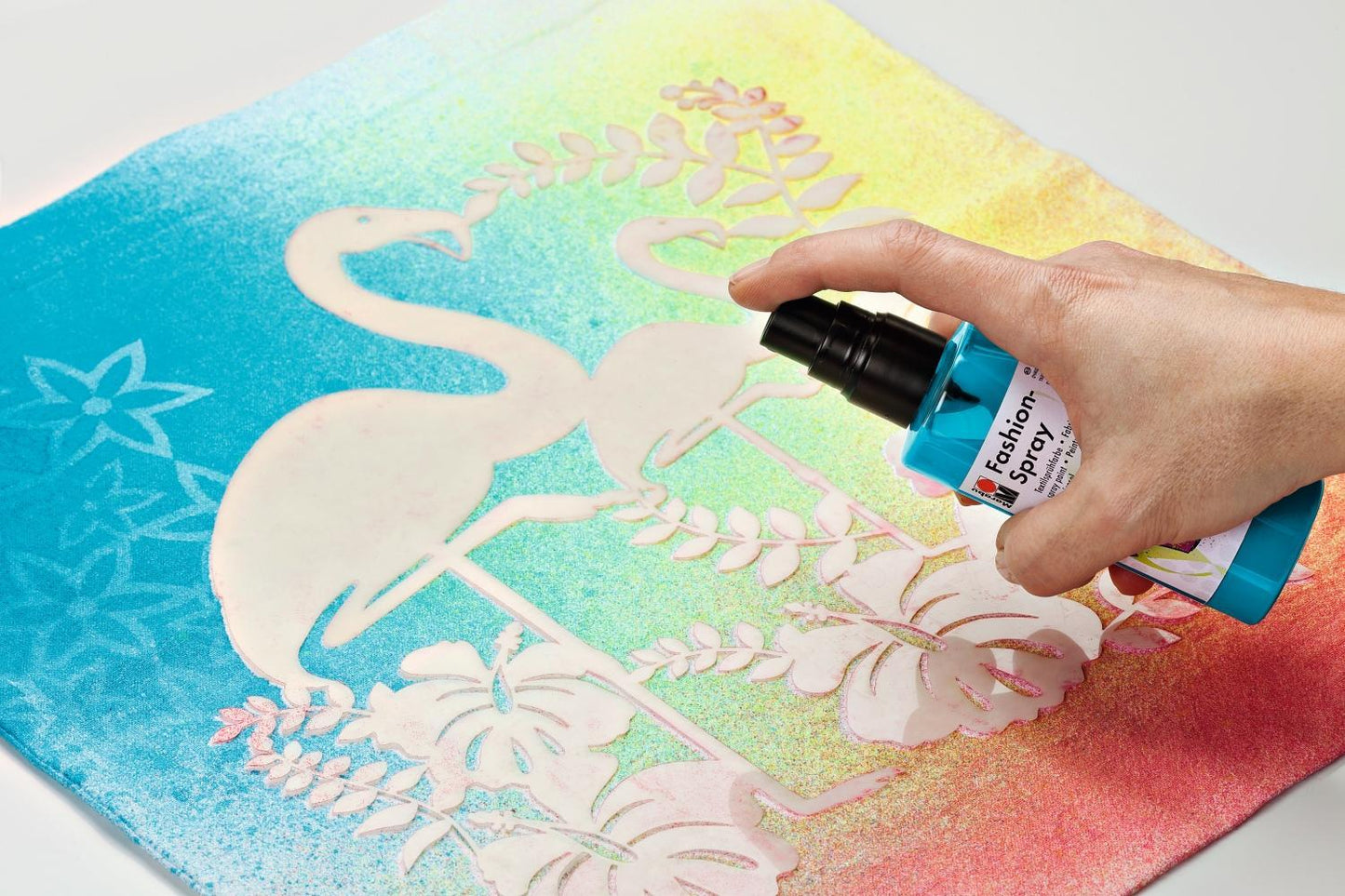 Textilsprayfärg-set: 4 st Textilfärg spray + 5 st textilväska + 1 st maskeringsstencil "Flamingo"