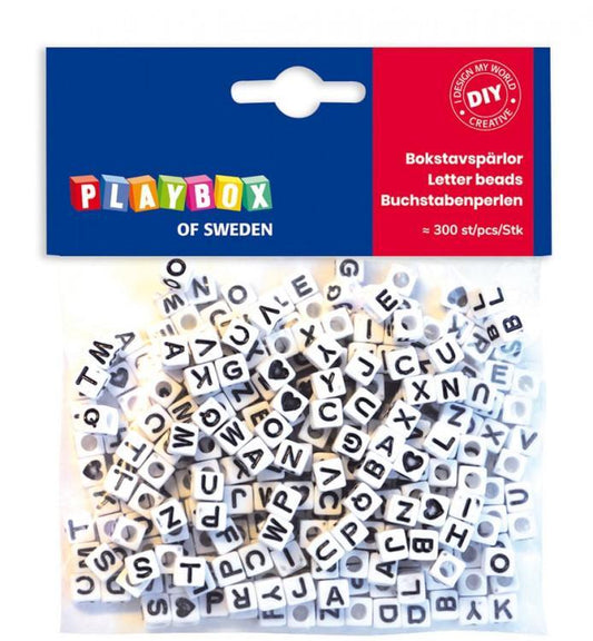 Plastpärlor, Bokstavspärlor A-Z (ej ÅÄÖ), fyrkantiga, 6,5x6,5mm, 300 pärlor/fp