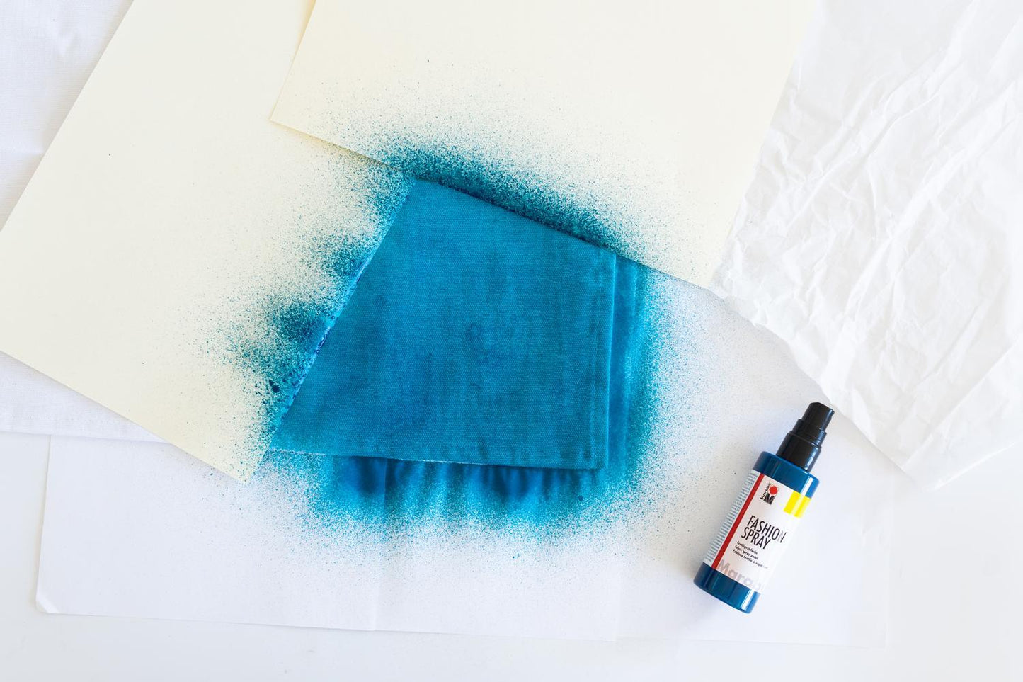 Textilsprayfärg: Textilfärg, sprayflaska Marabu Fashion Spray, 100ml, Caribbean, ljusblå (091)